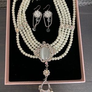 Wedding jewelry- pearl signature necklace +earring